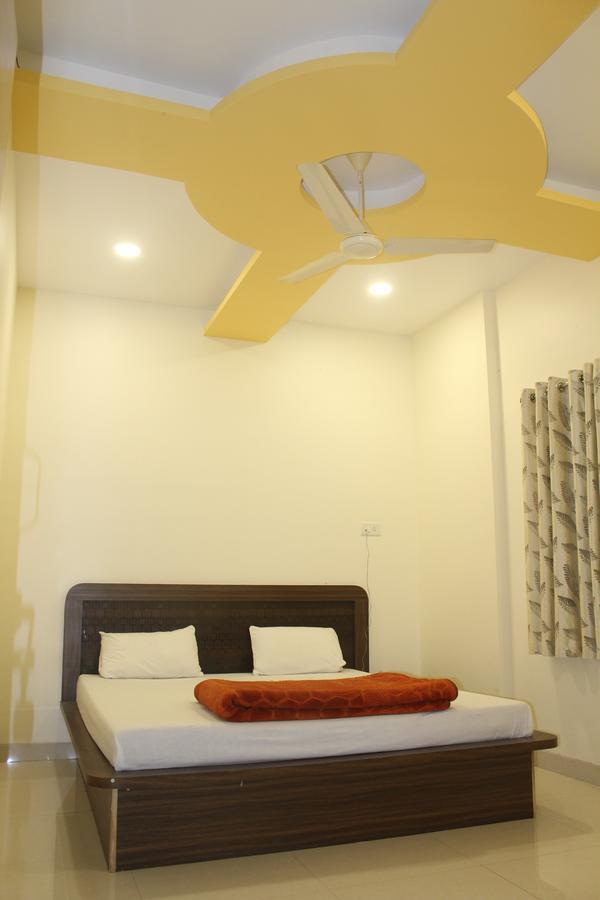 Hotel Radhika Inn Trimbak Luaran gambar