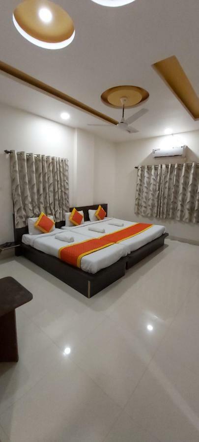 Hotel Radhika Inn Trimbak Luaran gambar