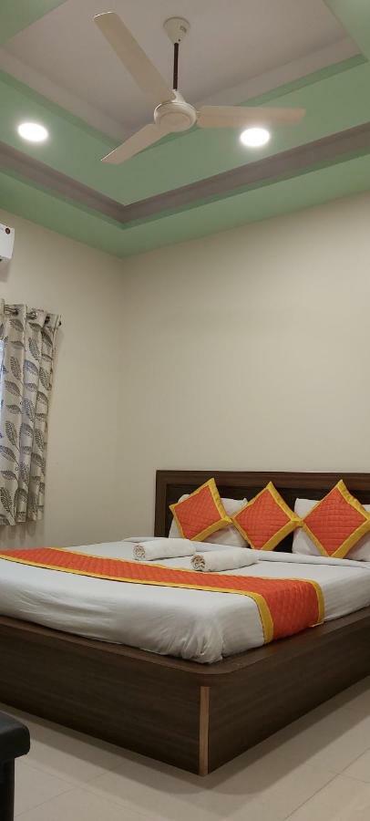 Hotel Radhika Inn Trimbak Luaran gambar